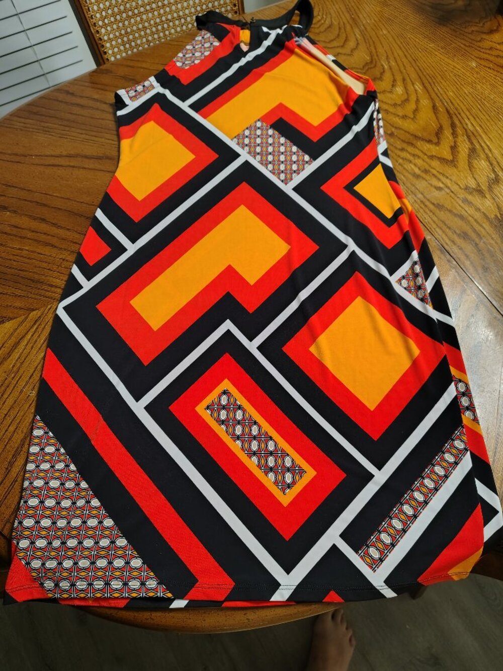 Sleeveless Dress with neck Detail